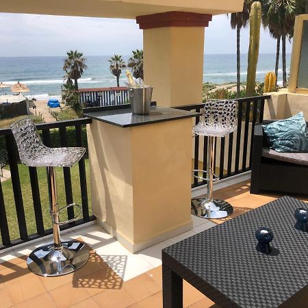 Beachfront Apartment - Sea Views - Марбеля Екстериор снимка