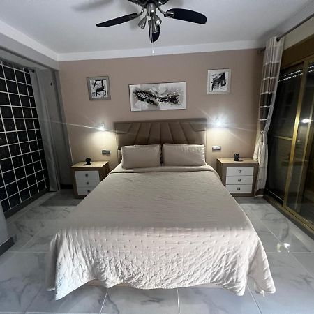 Beachfront Apartment - Sea Views - Марбеля Екстериор снимка