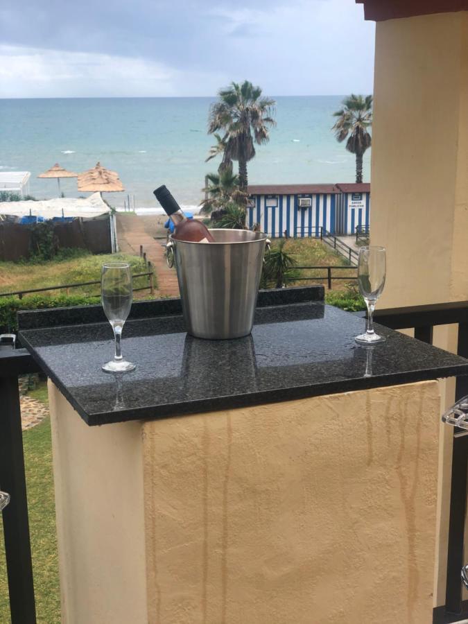Beachfront Apartment - Sea Views - Марбеля Екстериор снимка