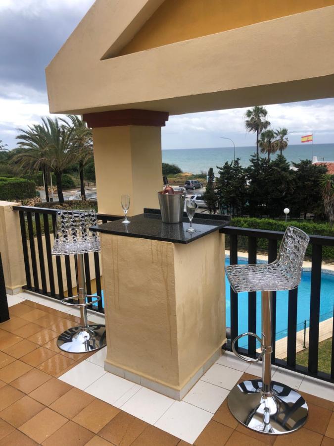 Beachfront Apartment - Sea Views - Марбеля Екстериор снимка