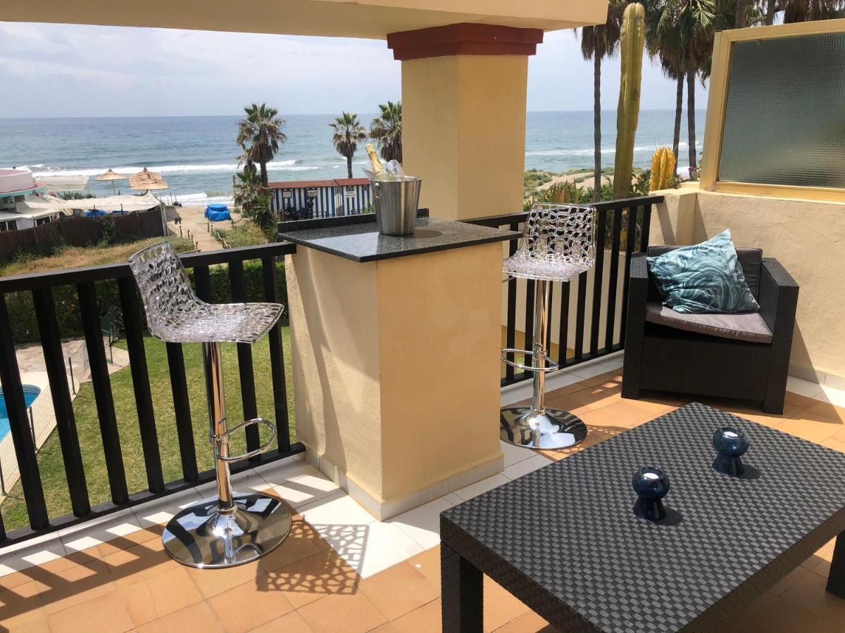 Beachfront Apartment - Sea Views - Марбеля Екстериор снимка