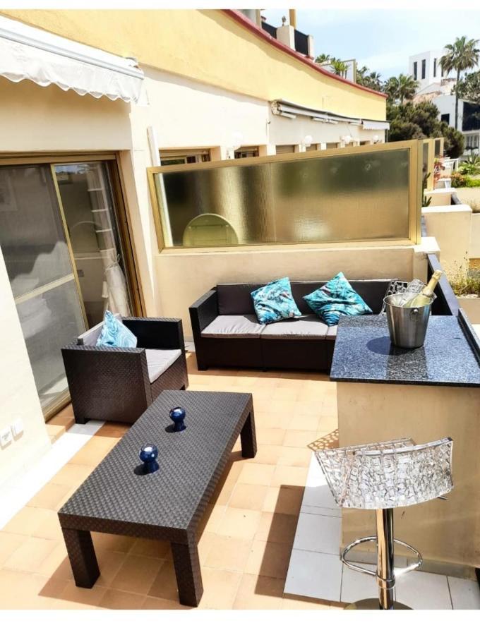 Beachfront Apartment - Sea Views - Марбеля Екстериор снимка