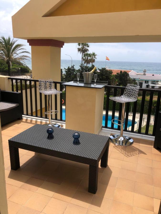 Beachfront Apartment - Sea Views - Марбеля Екстериор снимка