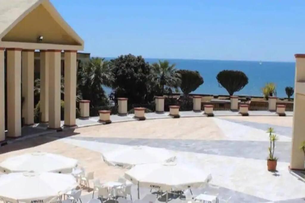 Beachfront Apartment - Sea Views - Марбеля Екстериор снимка
