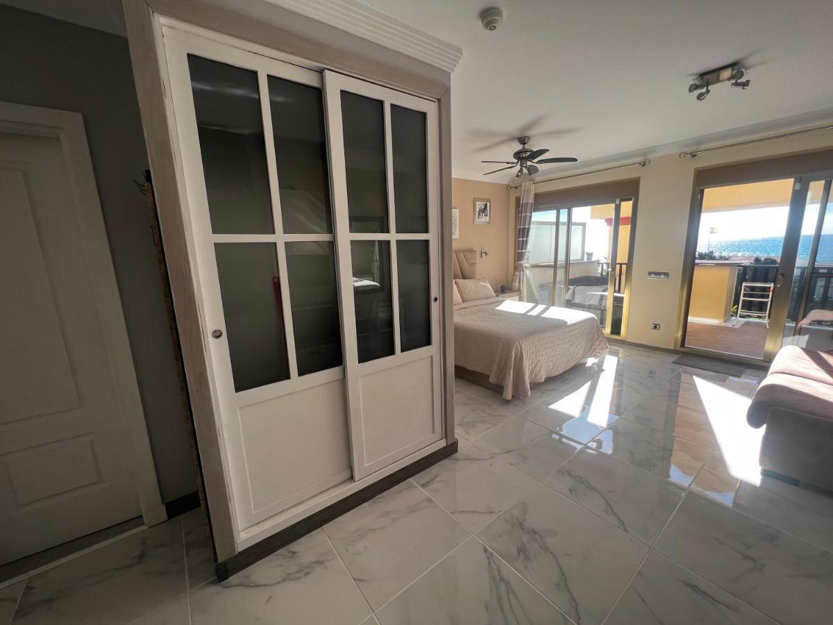 Beachfront Apartment - Sea Views - Марбеля Екстериор снимка