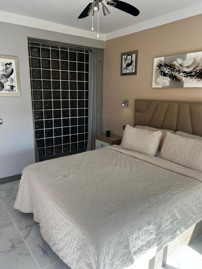 Beachfront Apartment - Sea Views - Марбеля Екстериор снимка