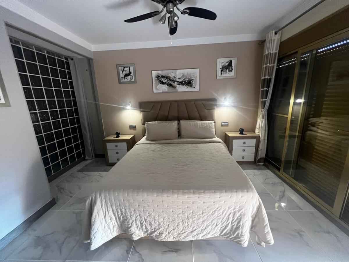 Beachfront Apartment - Sea Views - Марбеля Екстериор снимка